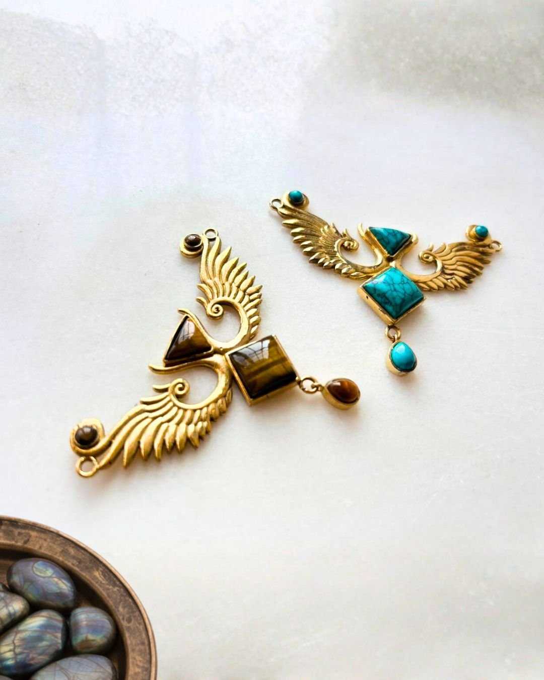 Five Stone Wing Brass Connector - Image 2