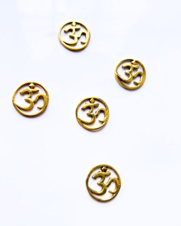 Minimalist Spiritual Om Disc Brass Special Charms