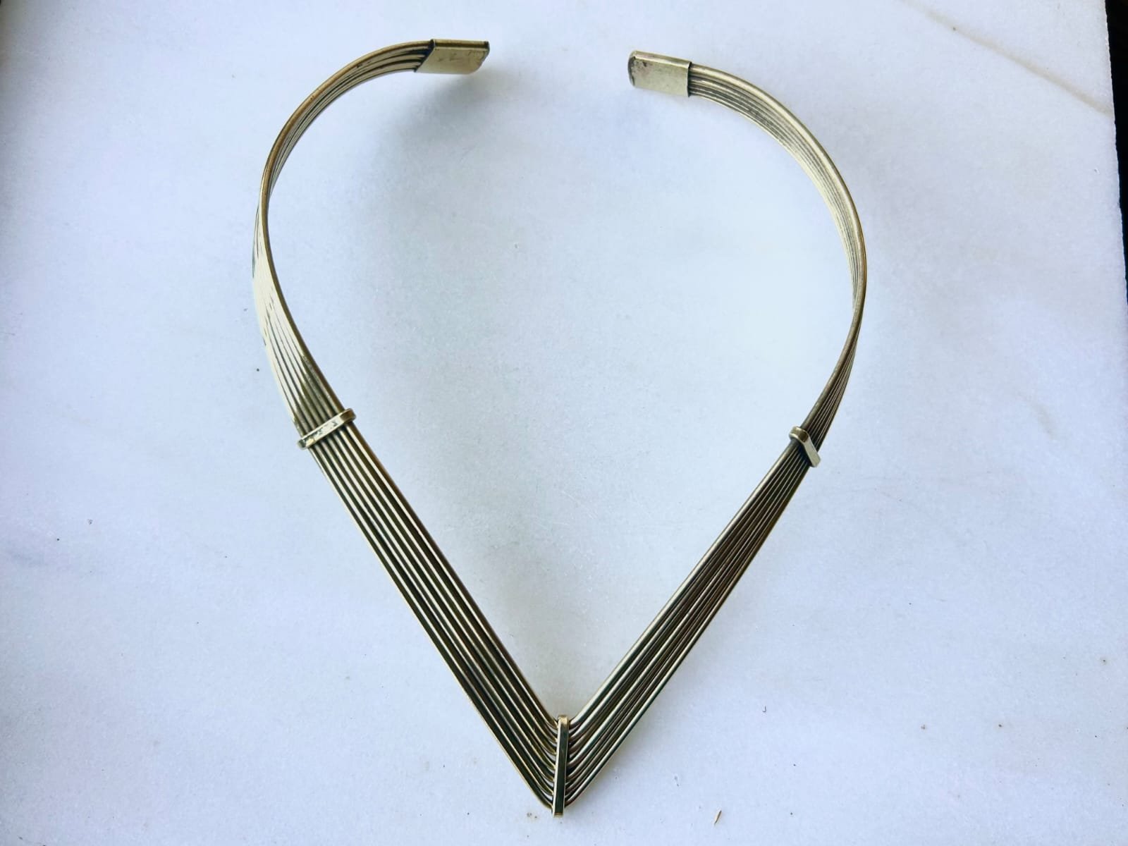 Layered Wire V-Shaped Brass Choker - Image 2