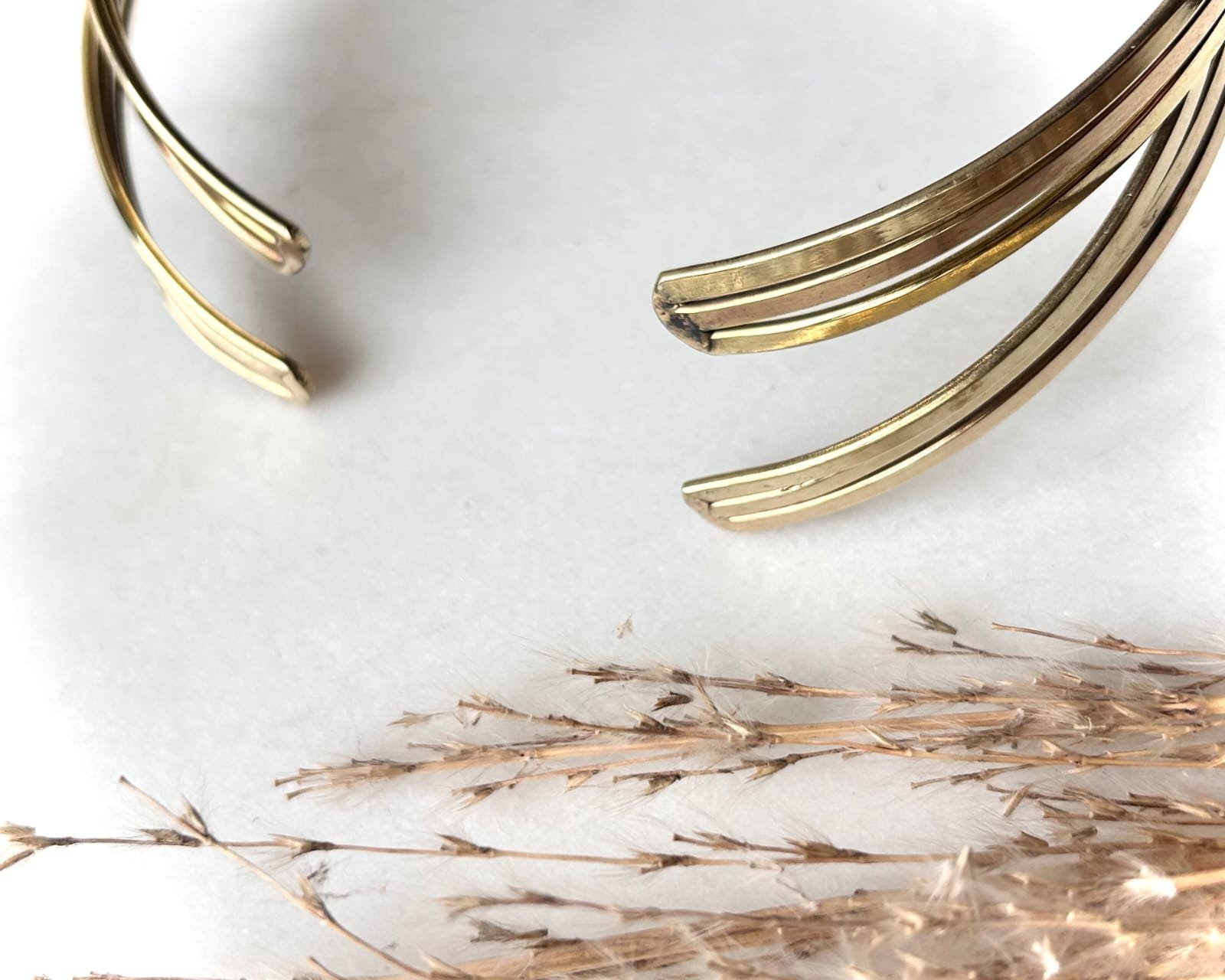 Interwoven Horizon Brass Choker - Image 3