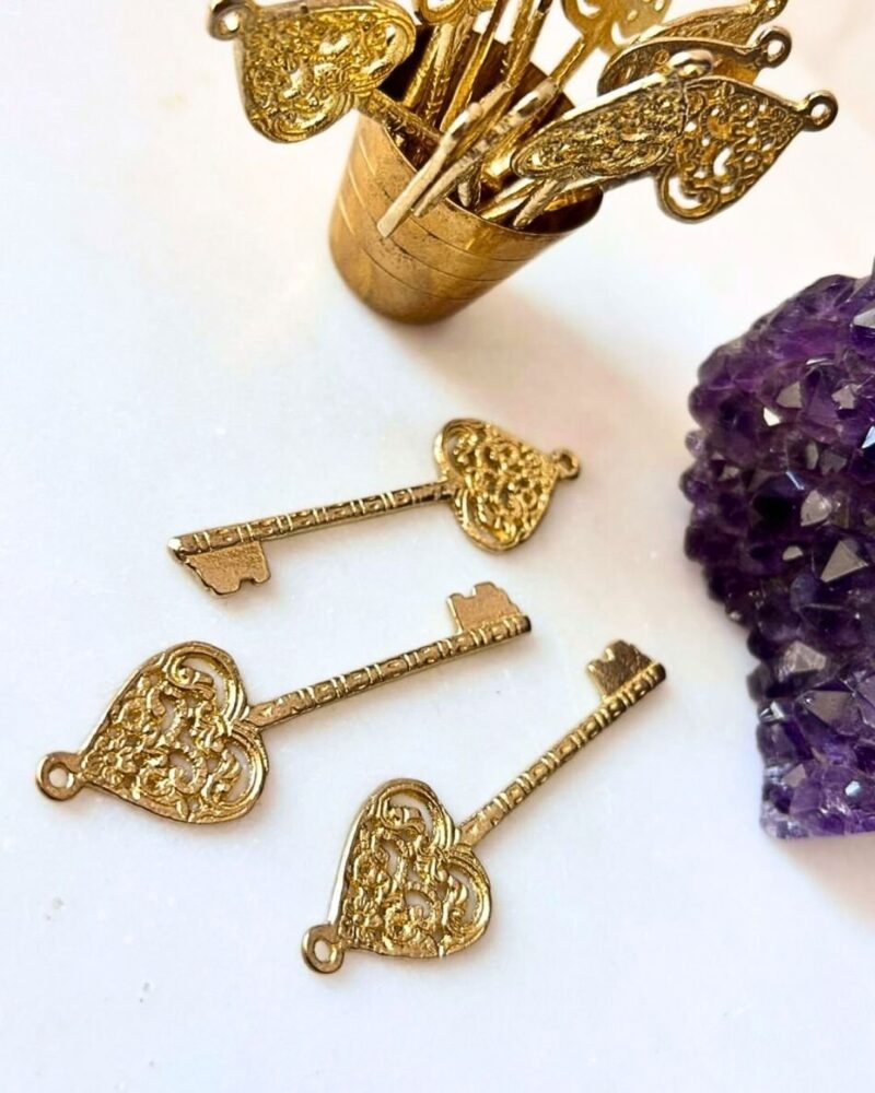 Ornate Heart Brass Key Pendant – 1 Piece - Image 2