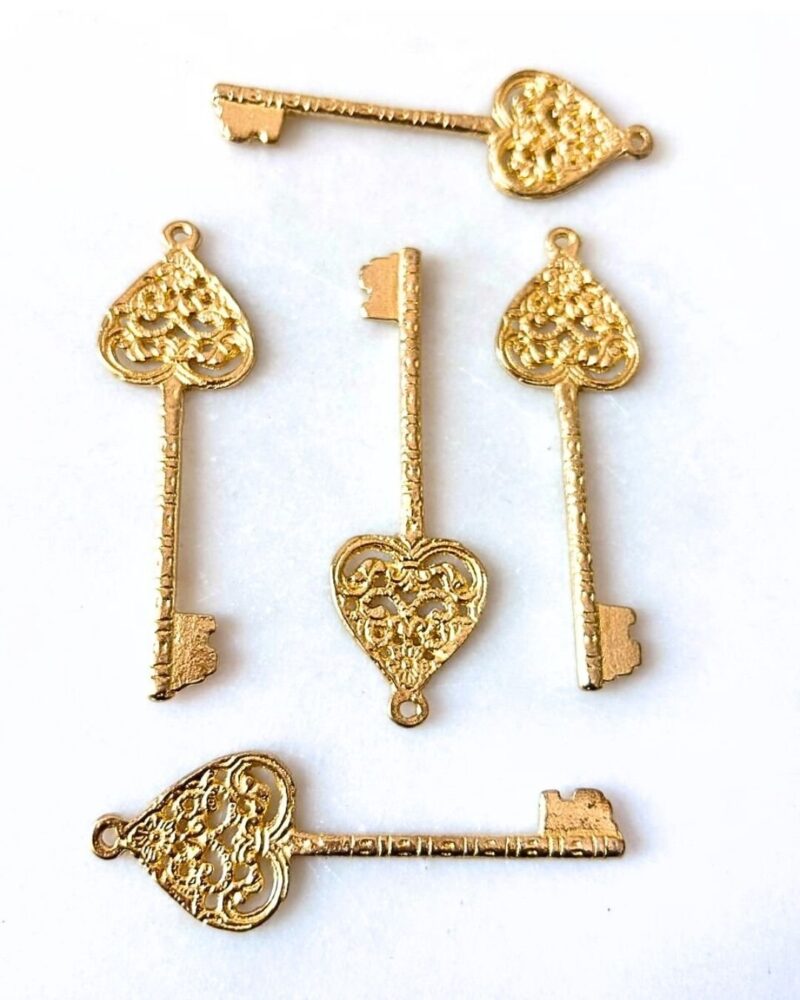 Ornate Heart Brass Key Pendant – 1 Piece