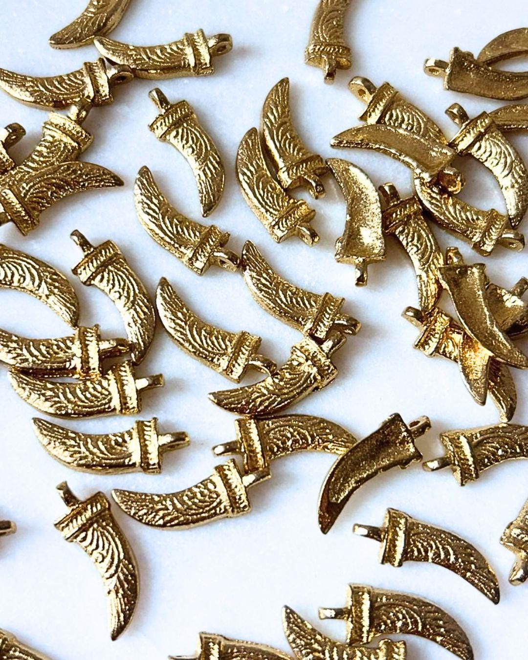 Talon Horn Brass Charms – Pack of 5 Pieces