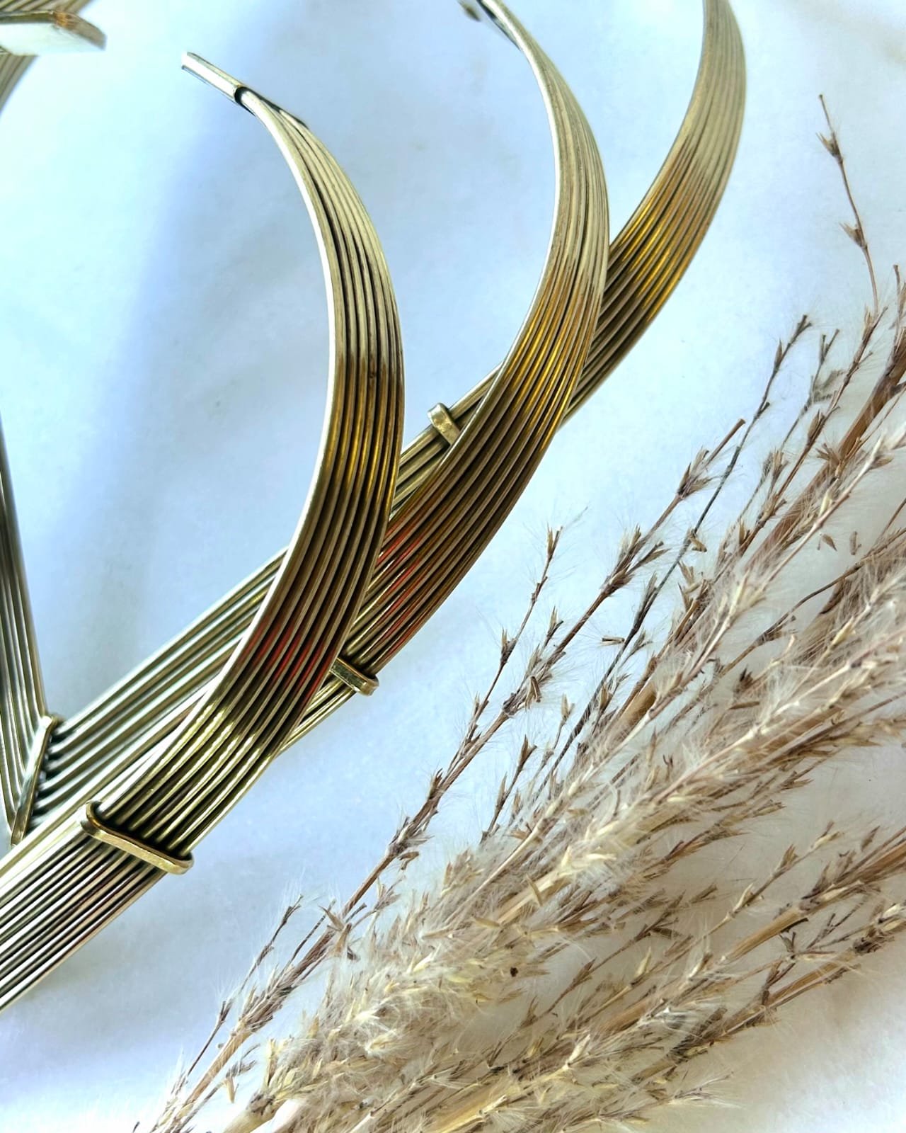 Layered Wire V-Shaped Brass Choker - Image 3