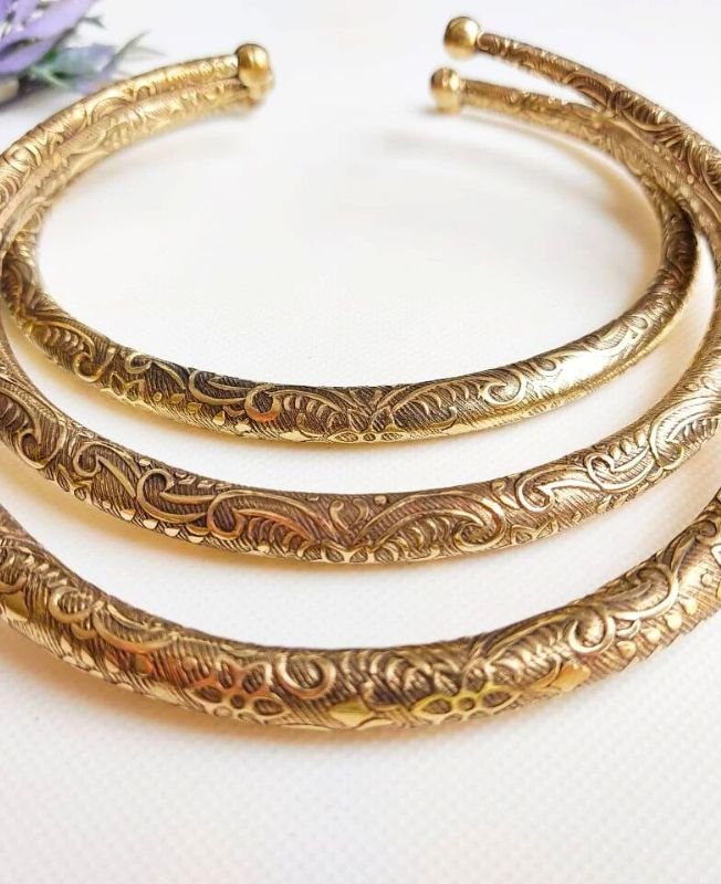 Ornate Finish Brass Choker - Image 5