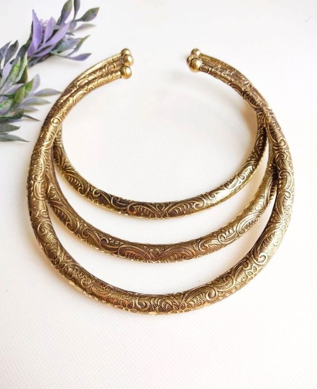 Ornate Finish Brass Choker