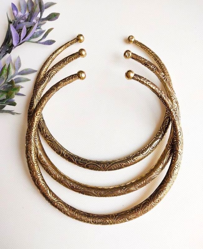 Ornate Finish Brass Choker - Image 4