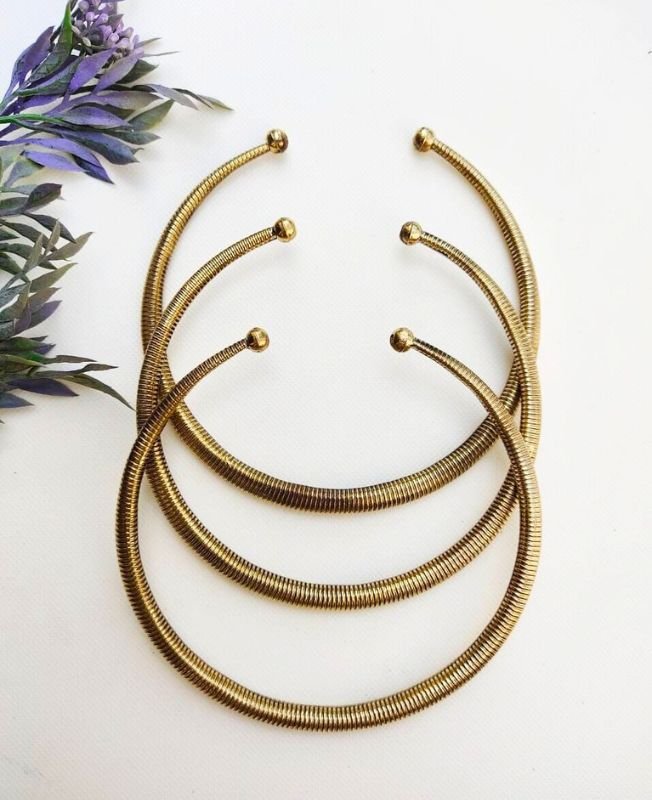 Ribbed Finish Brass Choker