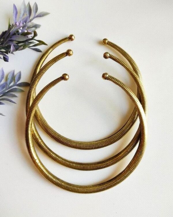 Honeycomb Finish Brass Choker
