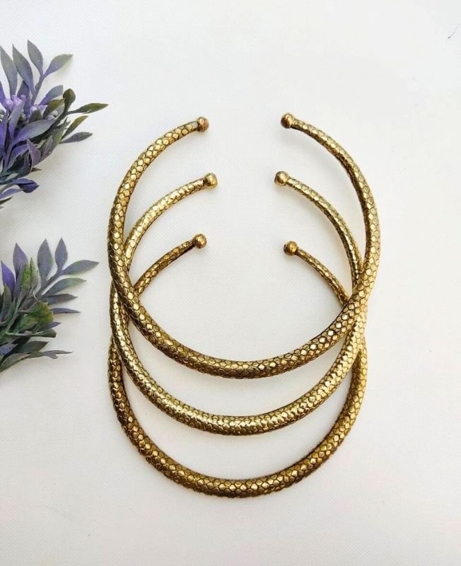 Hexagon Finish Brass Choker - Image 6