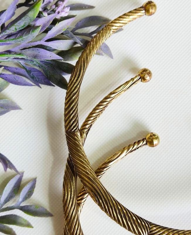 Decorative Twist Finish Brass Choker - Image 4