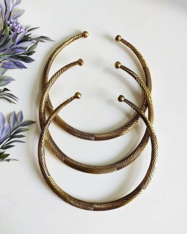 Decorative Twist Finish Brass Choker