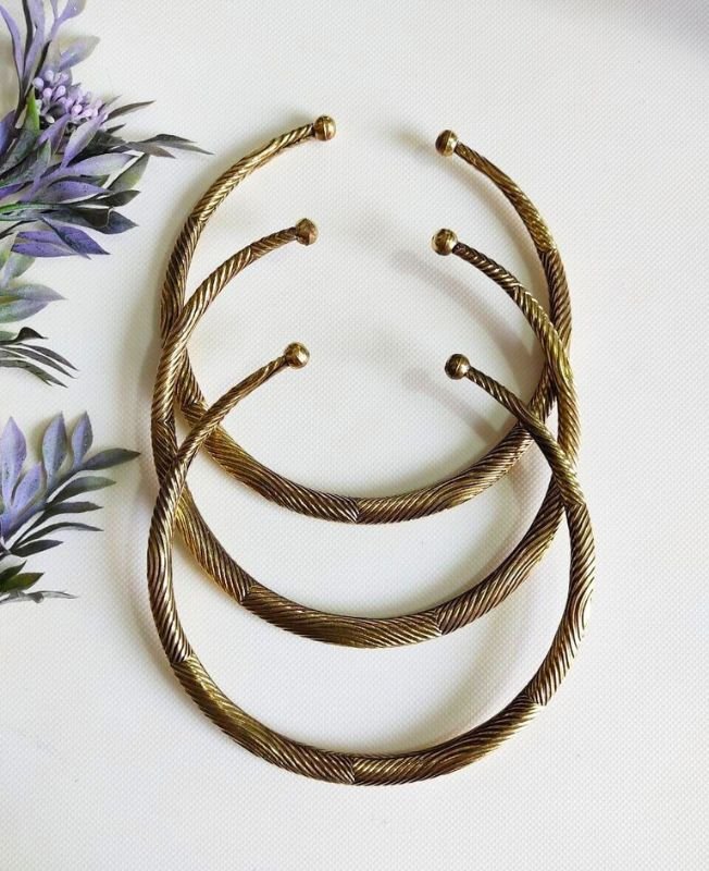 Decorative Twist Finish Brass Choker