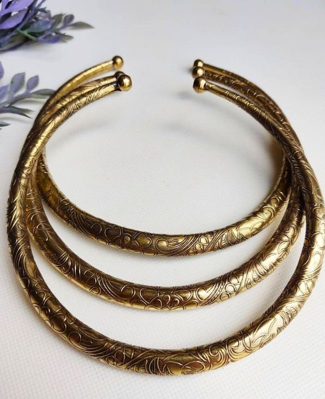 Swirl Finish Brass Choker - Image 5