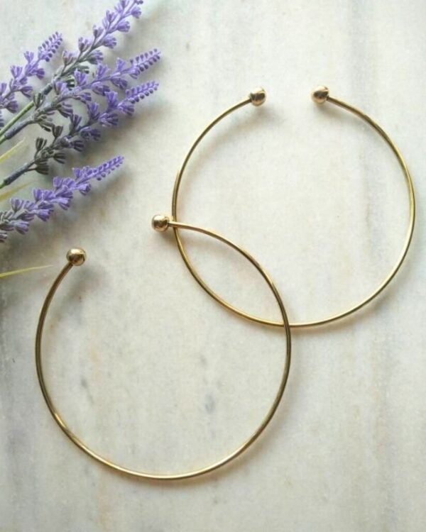Essential Sleek Finished Brass Choker