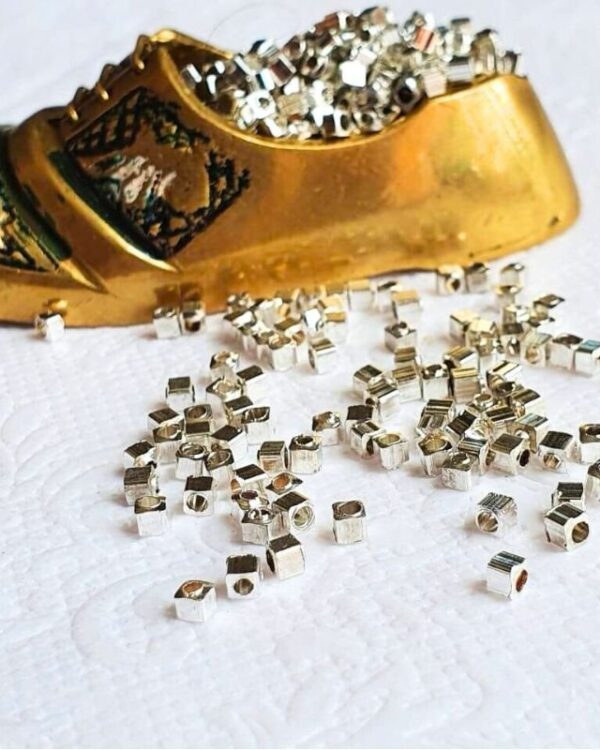 2.5mm Cube Silver-Filled Brass Beads – 10g