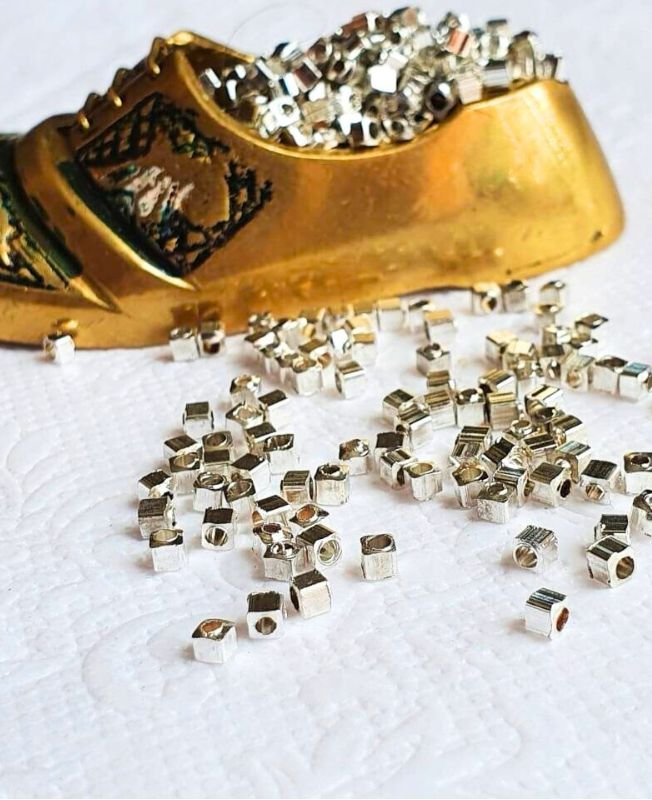 2.5mm Cube Silver-Filled Brass Beads – 10g