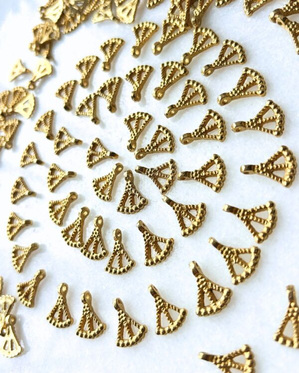 Fan Brass Charms – Pack of 10 Pieces
