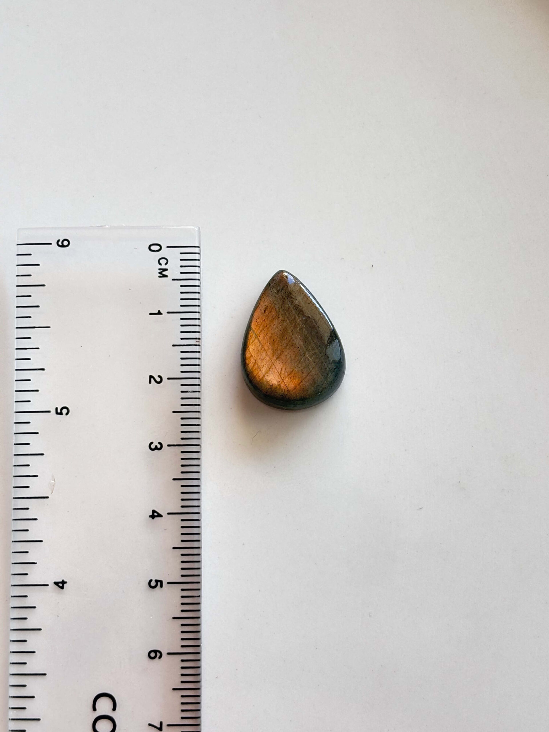 High Quality Natural Labradorite Gemstone - Image 2