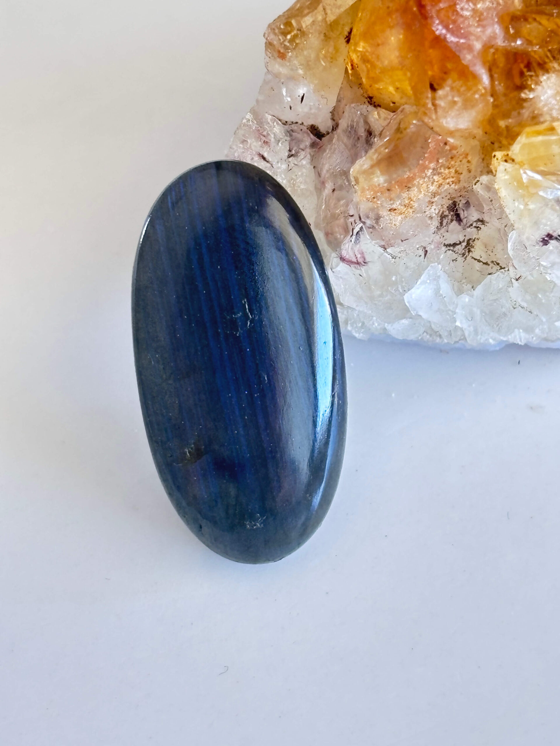 Natural Labradorite Stone with Unique Flash