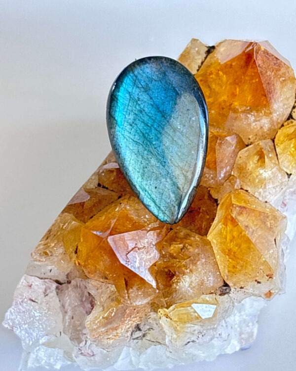 Premium Labradorite Cabochon – Natural Gemstone