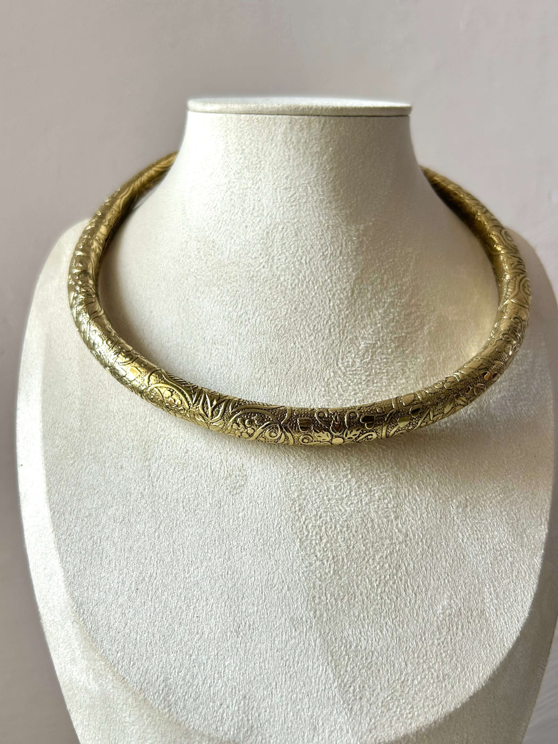 Geometric Finish Brass Choker - Image 6