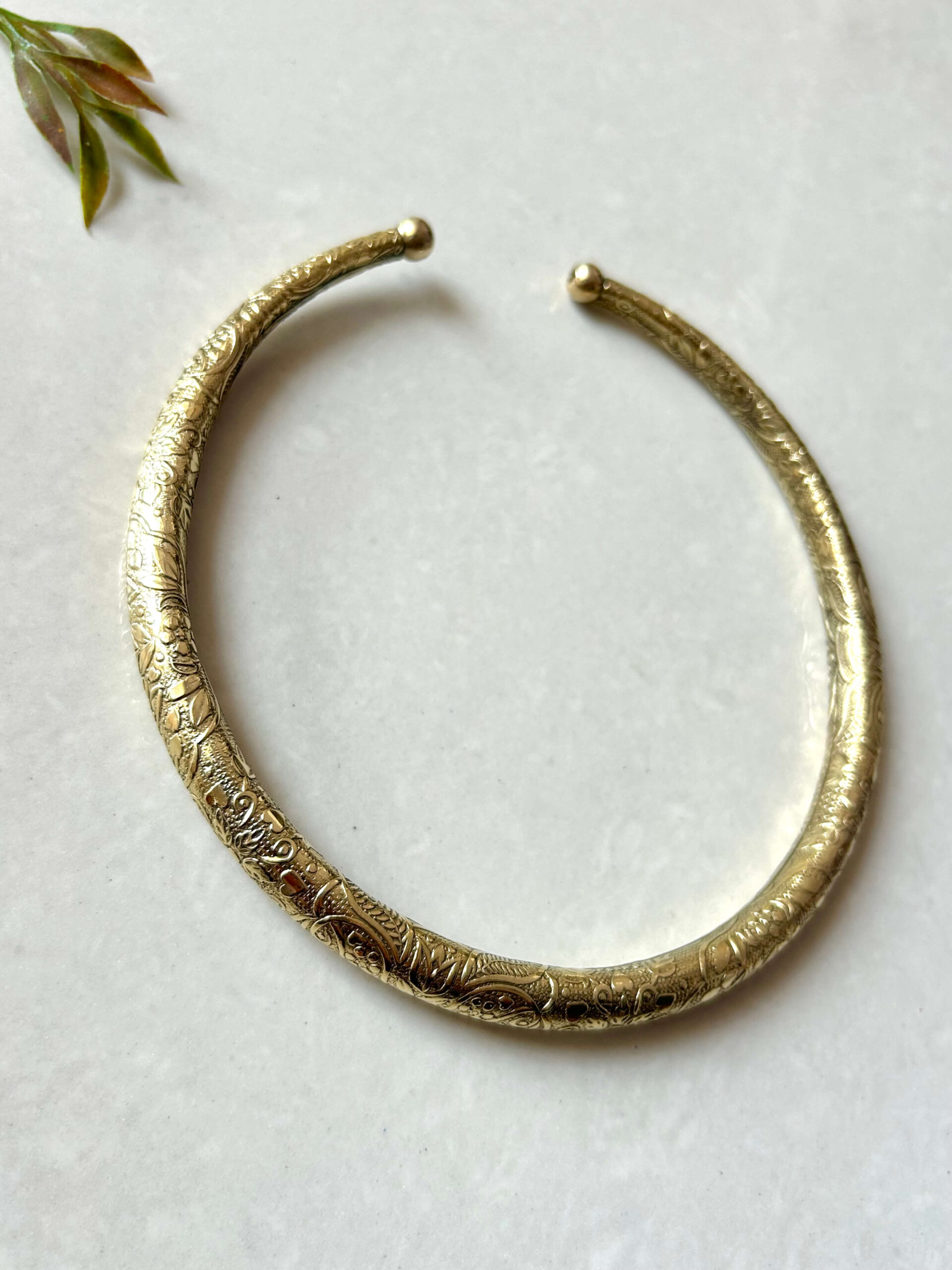 Geometric Finish Brass Choker - Image 7