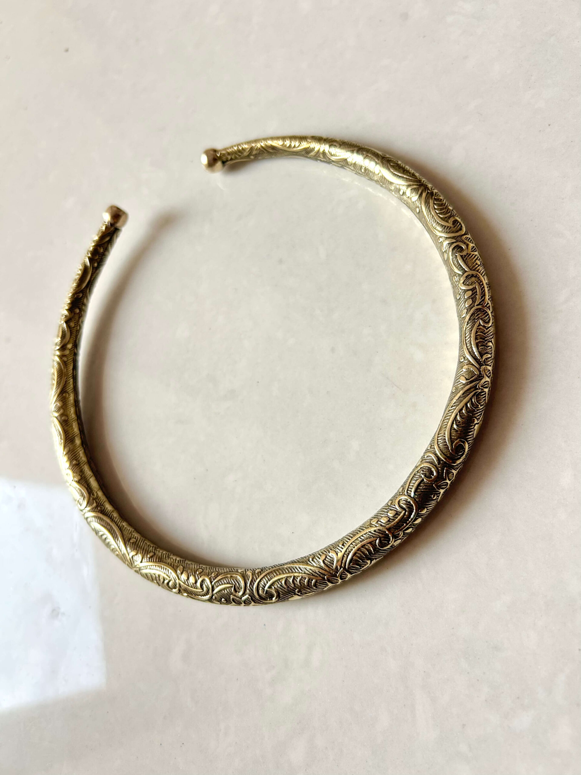 Ornate Finish Brass Choker - Image 8