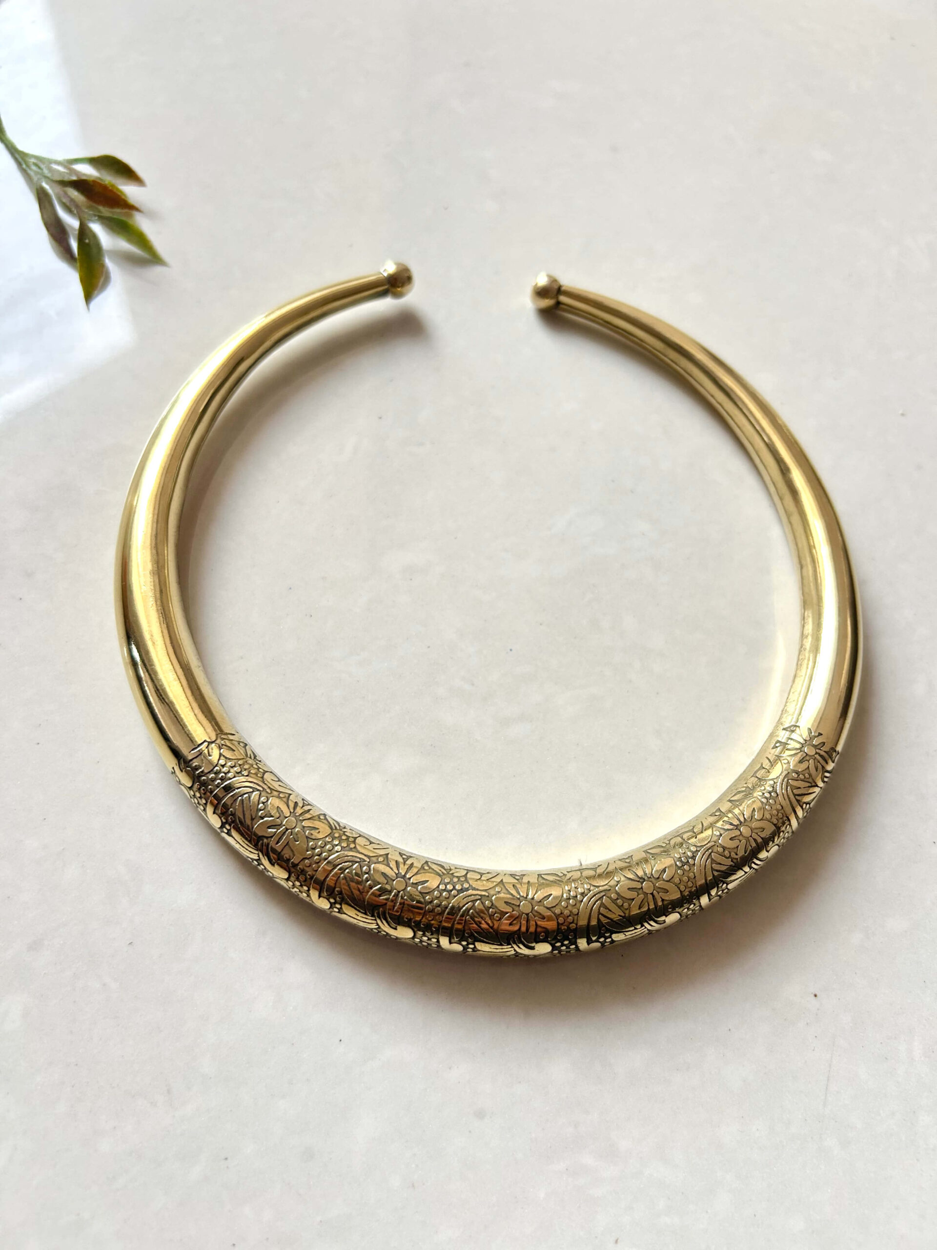 Engraved Floral & Smooth Brass Choker - Image 2
