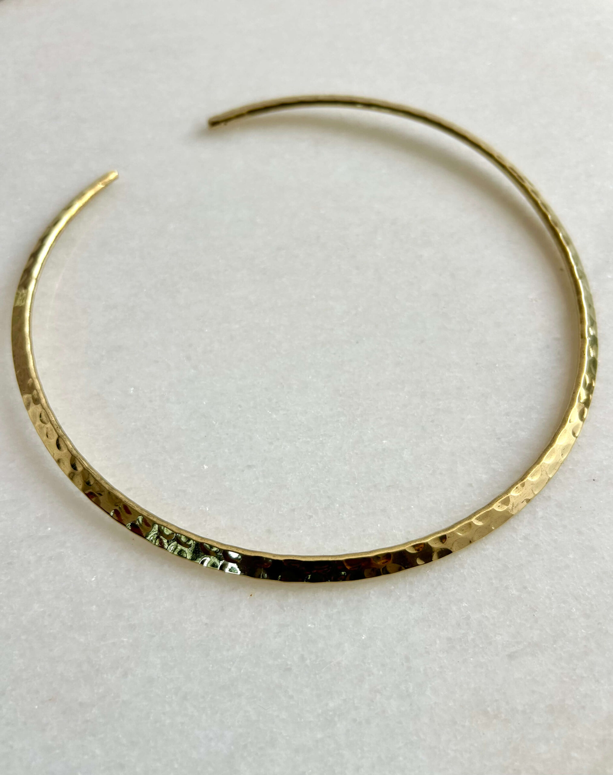 Sleek Curve Finish Brass Choker - Image 6