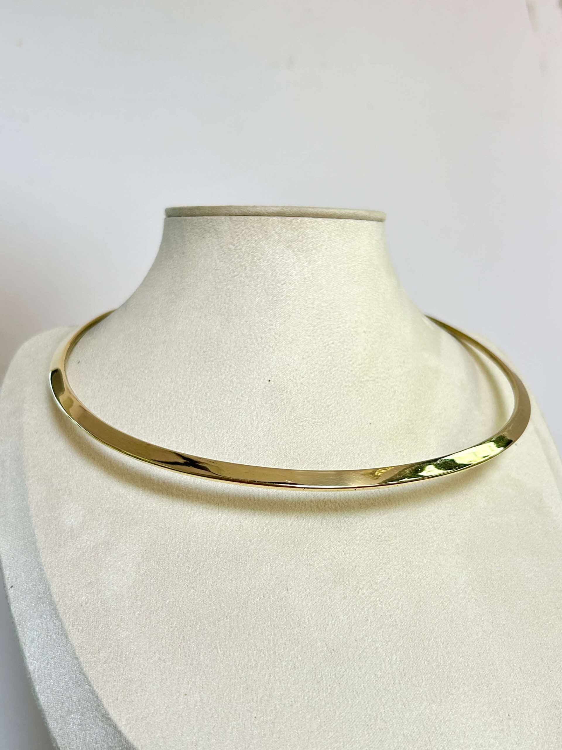 Radiance Sleek Minimalist Brass Choker - Image 5