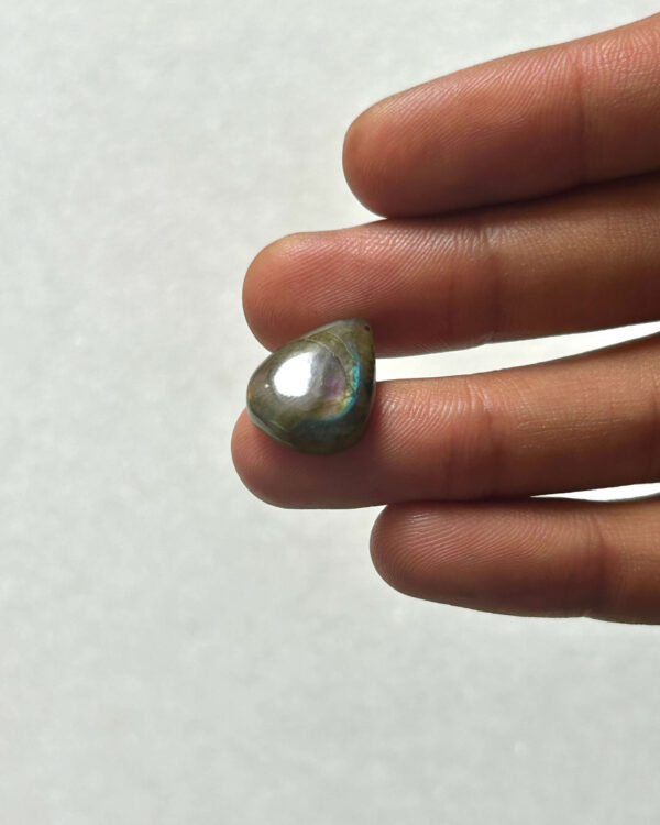 18mm Purple Labradorite Cabochon