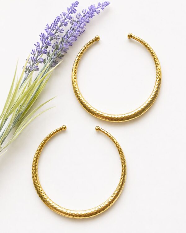 Hammered Shine Finish Brass Choker