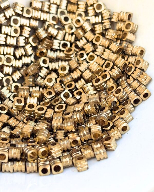 3.5mm Brass Square Ribbed Beads – 10g