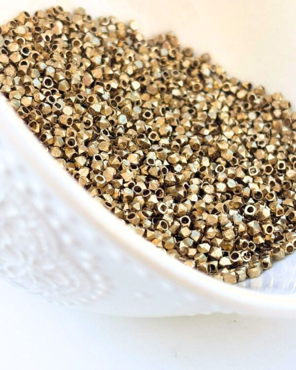 2mm Diamond Cut Beads – 10g