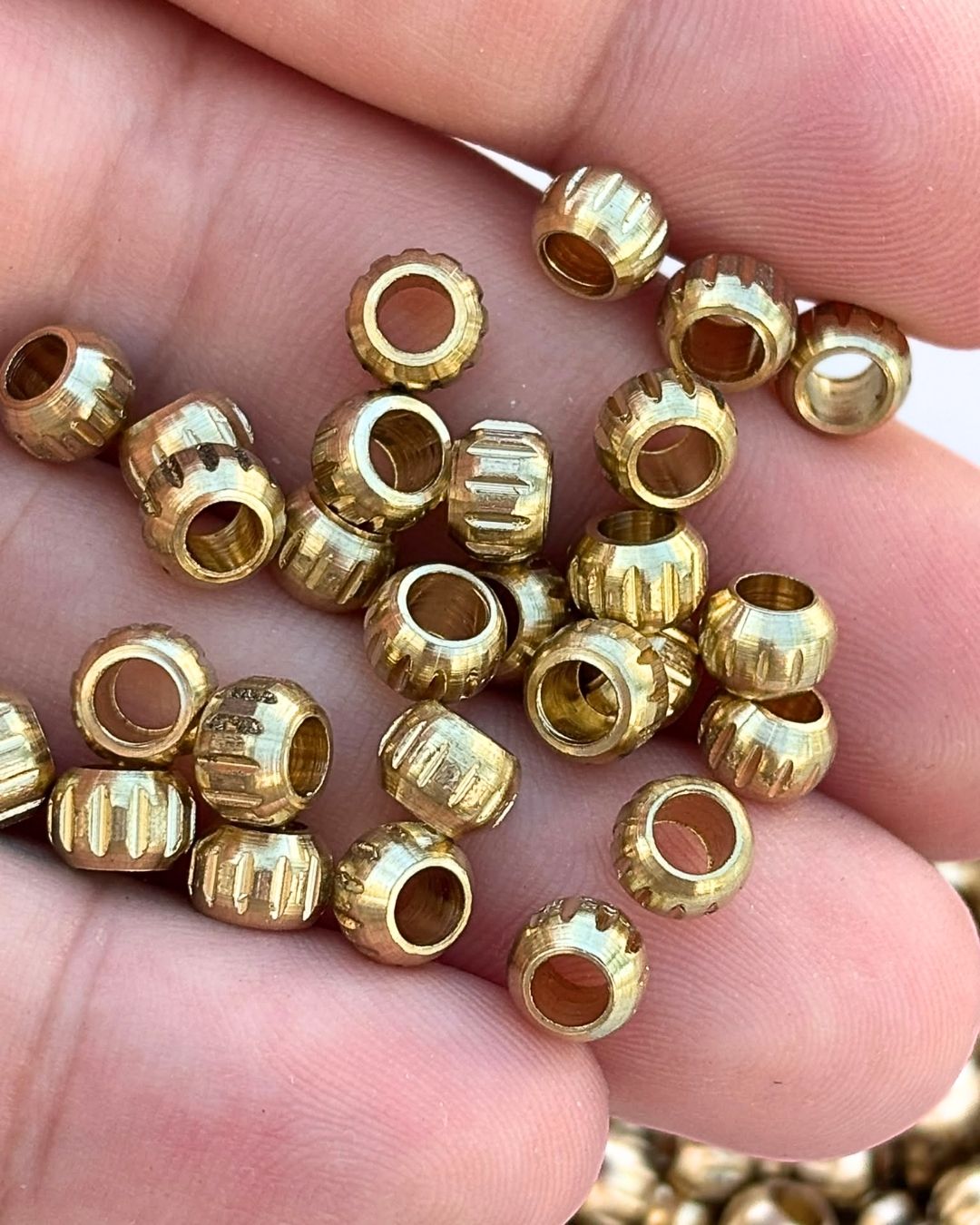 4.5mm Brass Ribbed Barrel Beads – 10g - Image 4