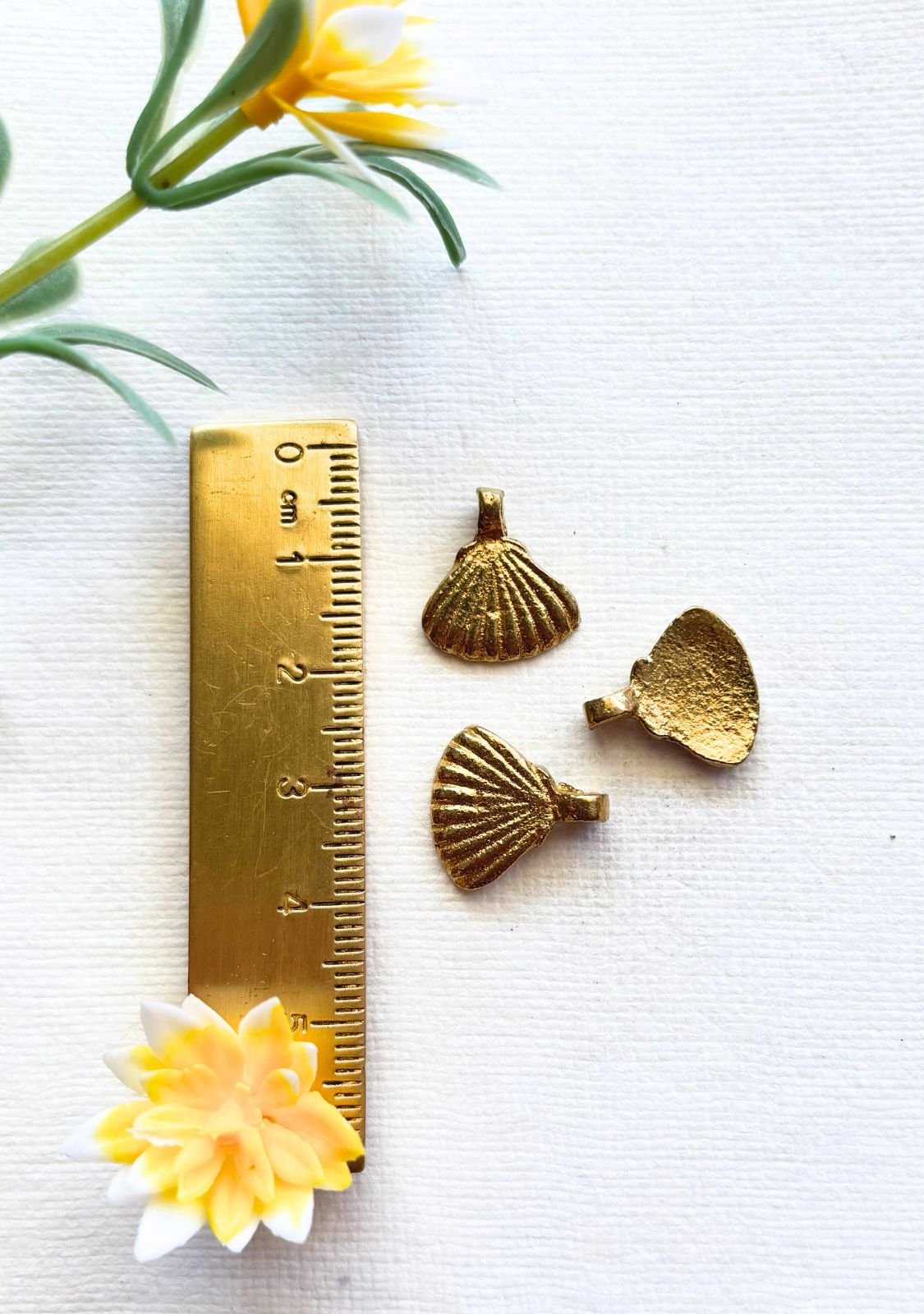 Shell Brass Charms – Pack of 10 Pieces - Image 3