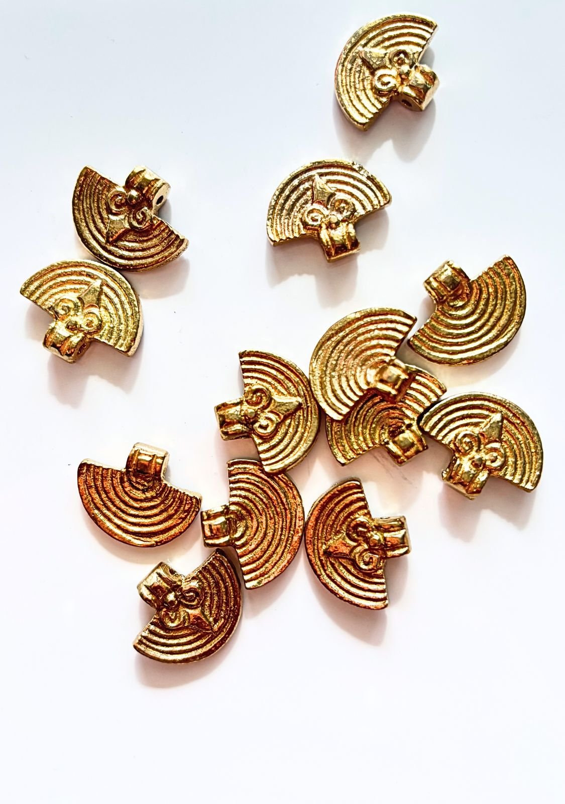 Round Fan Spiral Brass Charm – Pack of 5 Pieces - Image 4