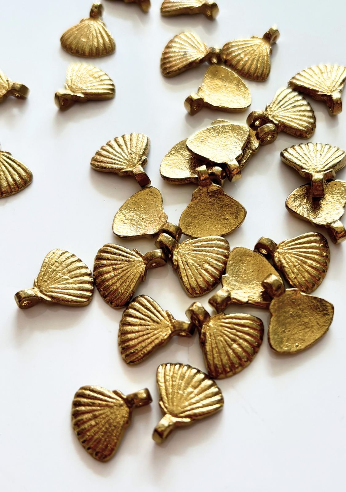 Shell Brass Charms – Pack of 10 Pieces - Image 2