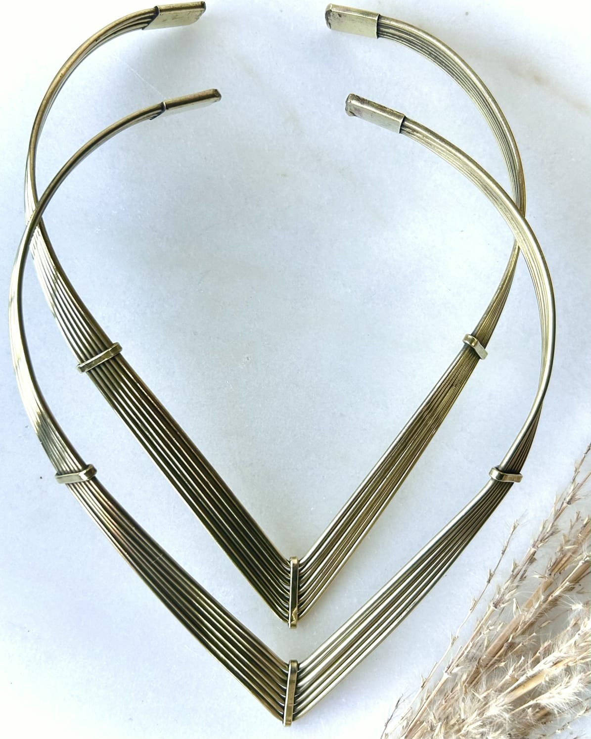 Layered Wire V-Shaped Brass Choker