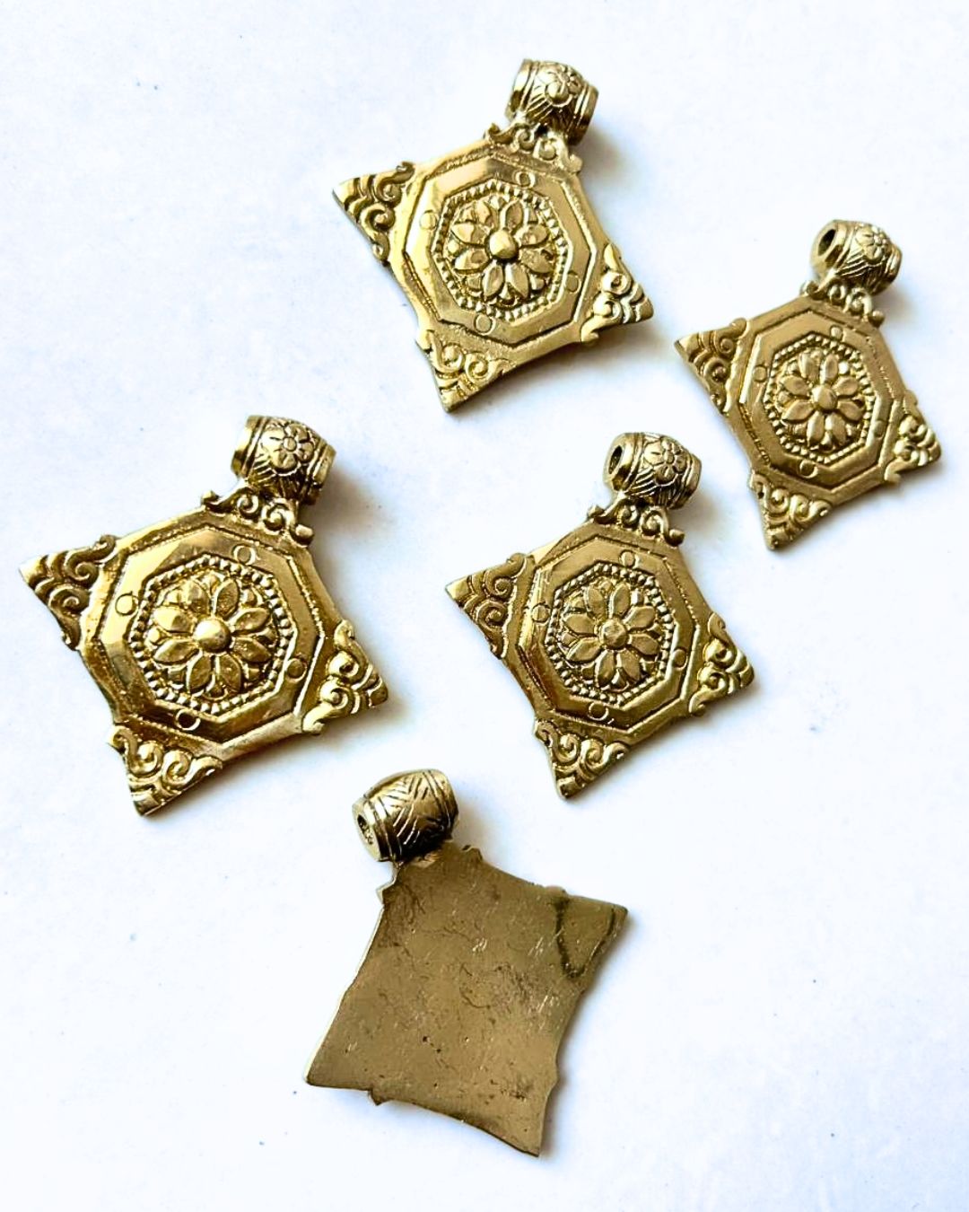 Large Detailed Geometric Brass Pendant – 1 Piece - Image 3