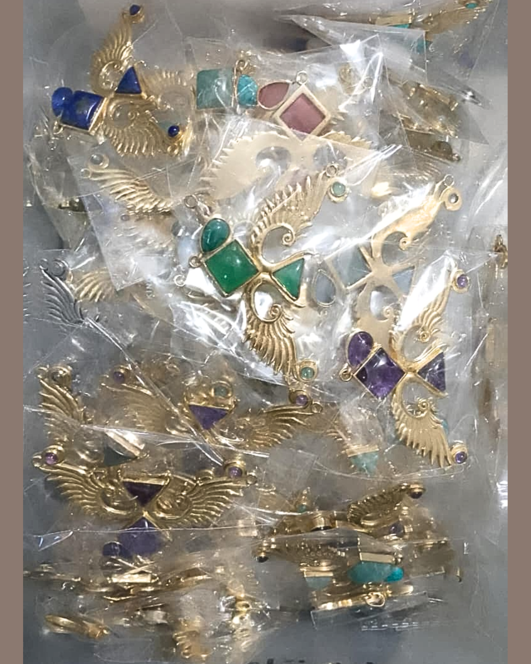 Five Stone Wing Brass Connector - Image 4
