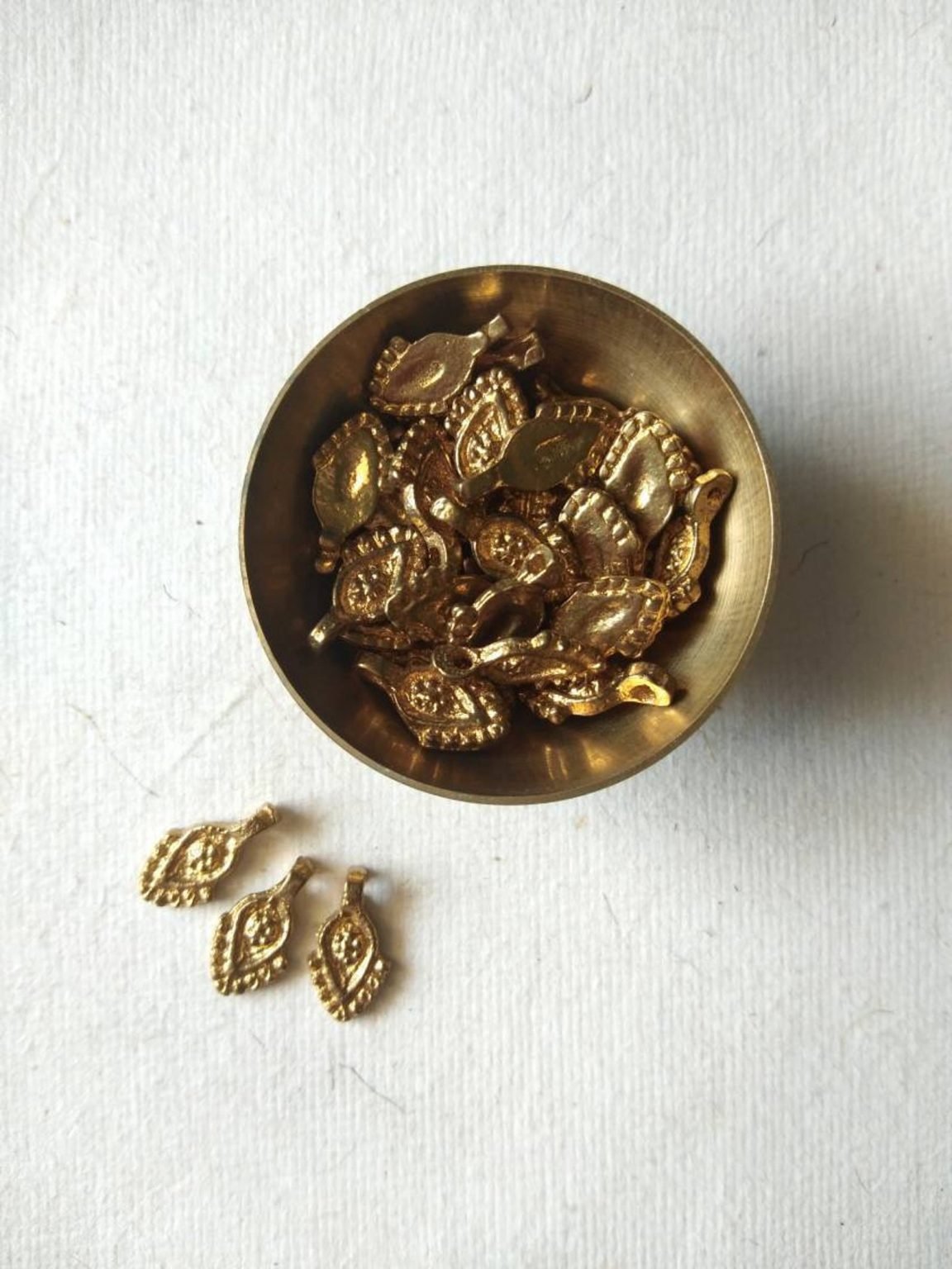 Elongated Leaf Brass Charms – Pack of 10 Pieces