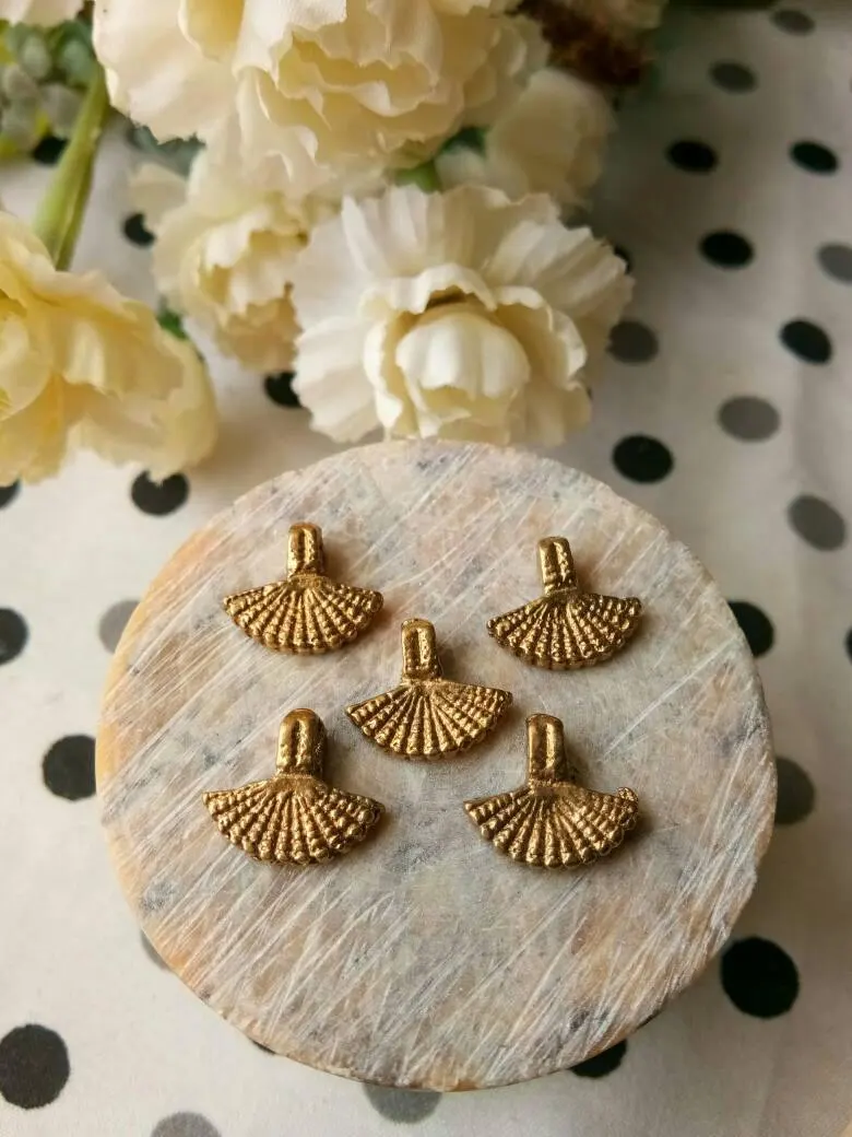 Shell Brass Charms – Pack of 10 Pieces - Image 5