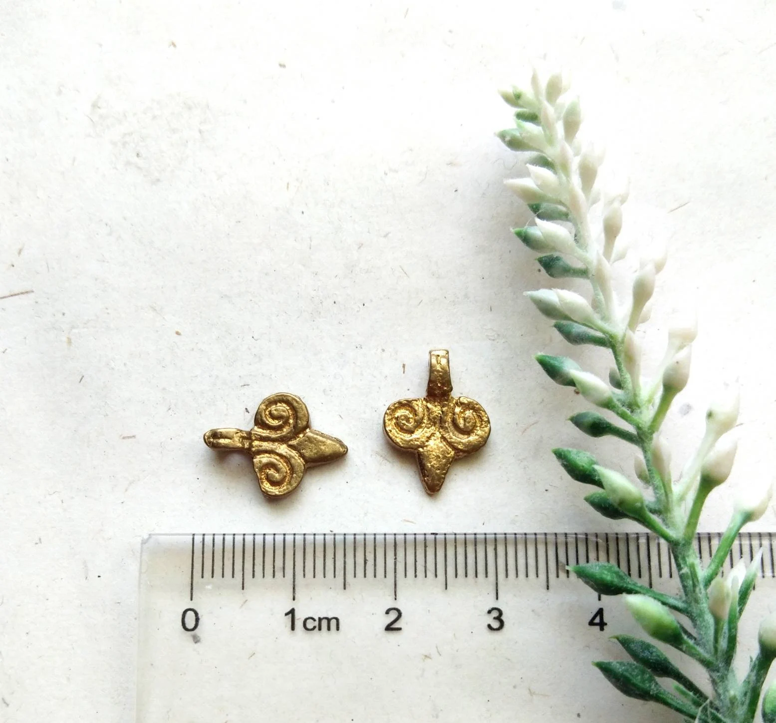 Spiral Arrowhead Brass Charms – Pack of 10 Pieces - Image 2