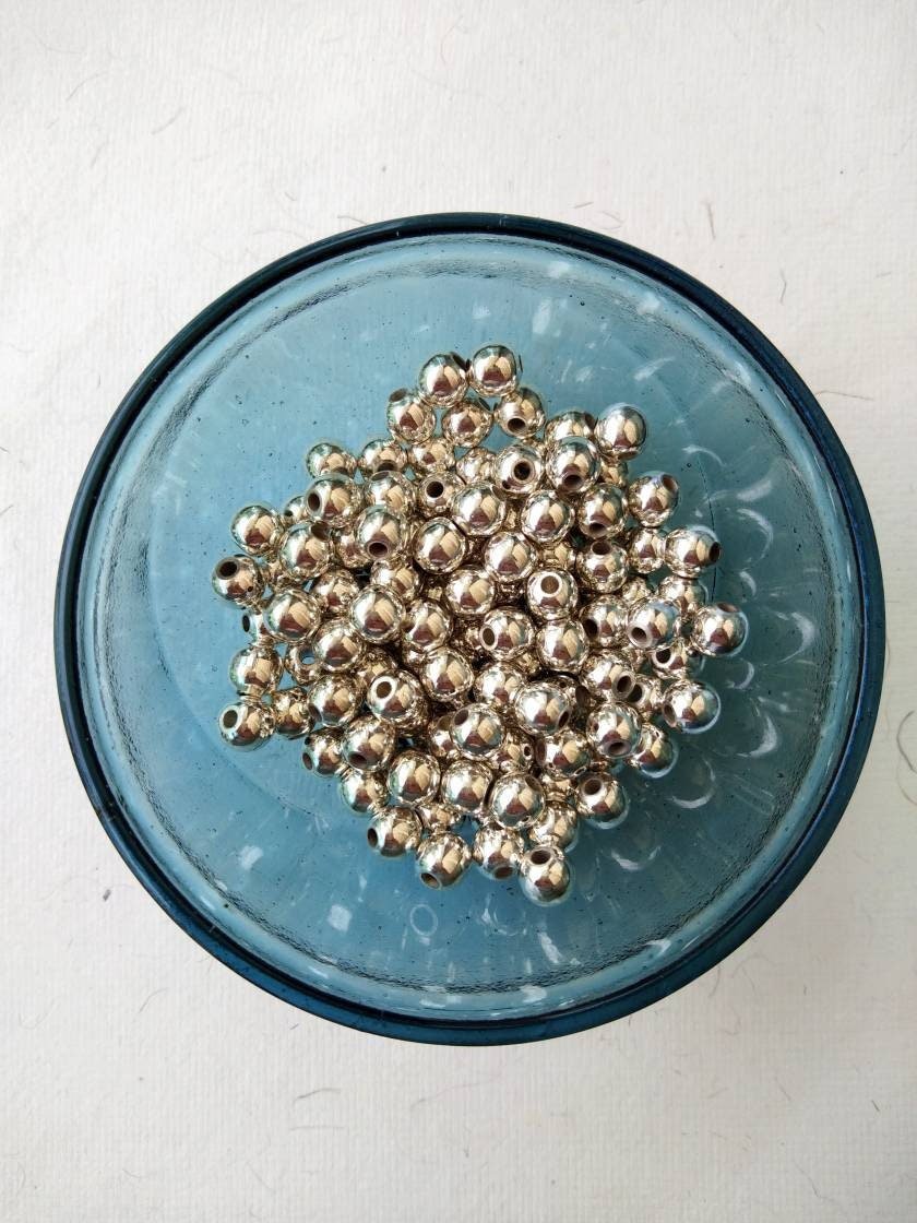 7mm Silver-Filled Round Beads – 20g ≈ 14 Beads - Image 6