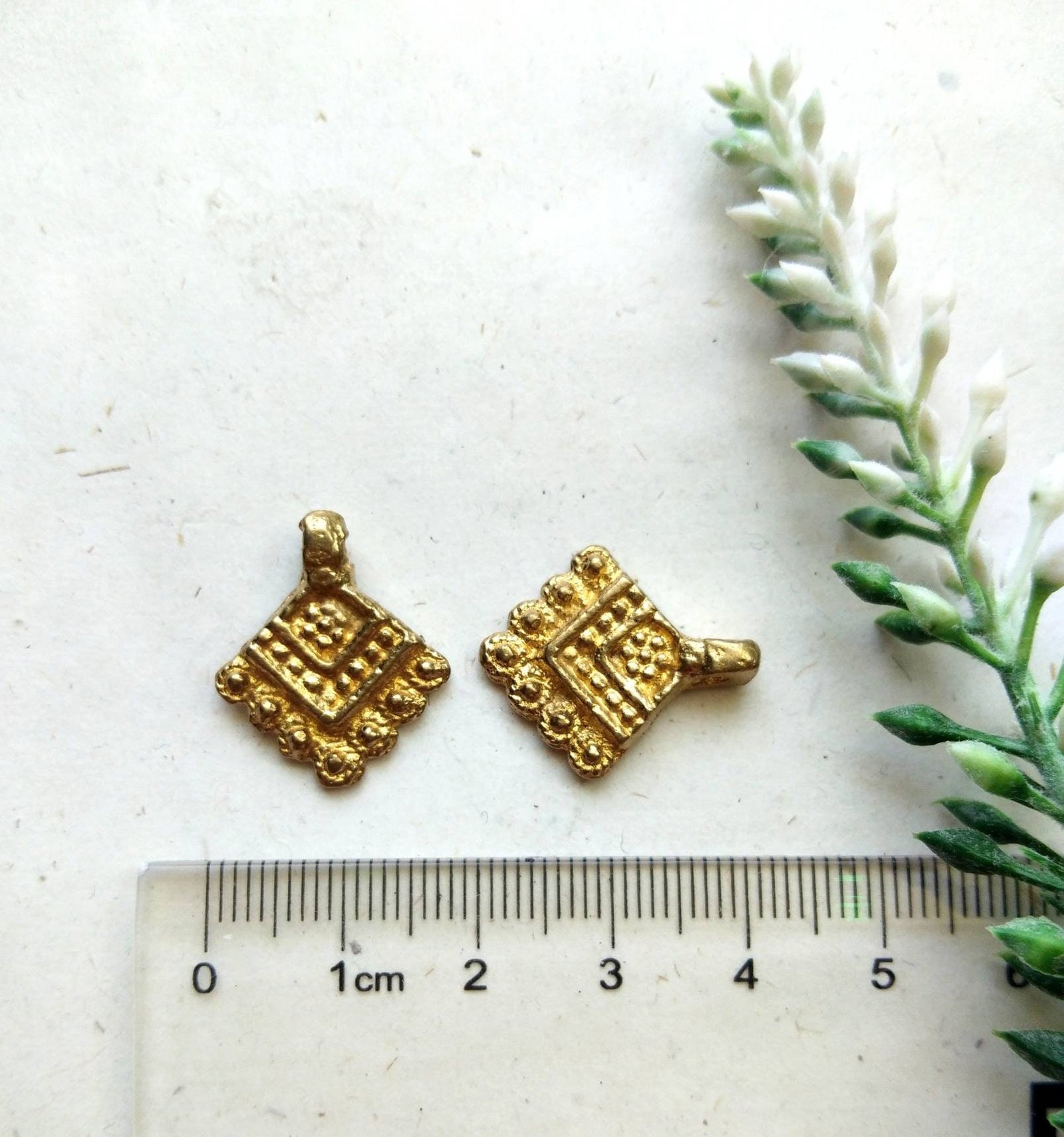 Geometric Diamond Brass Charms – Pack of 5 Pieces - Image 3