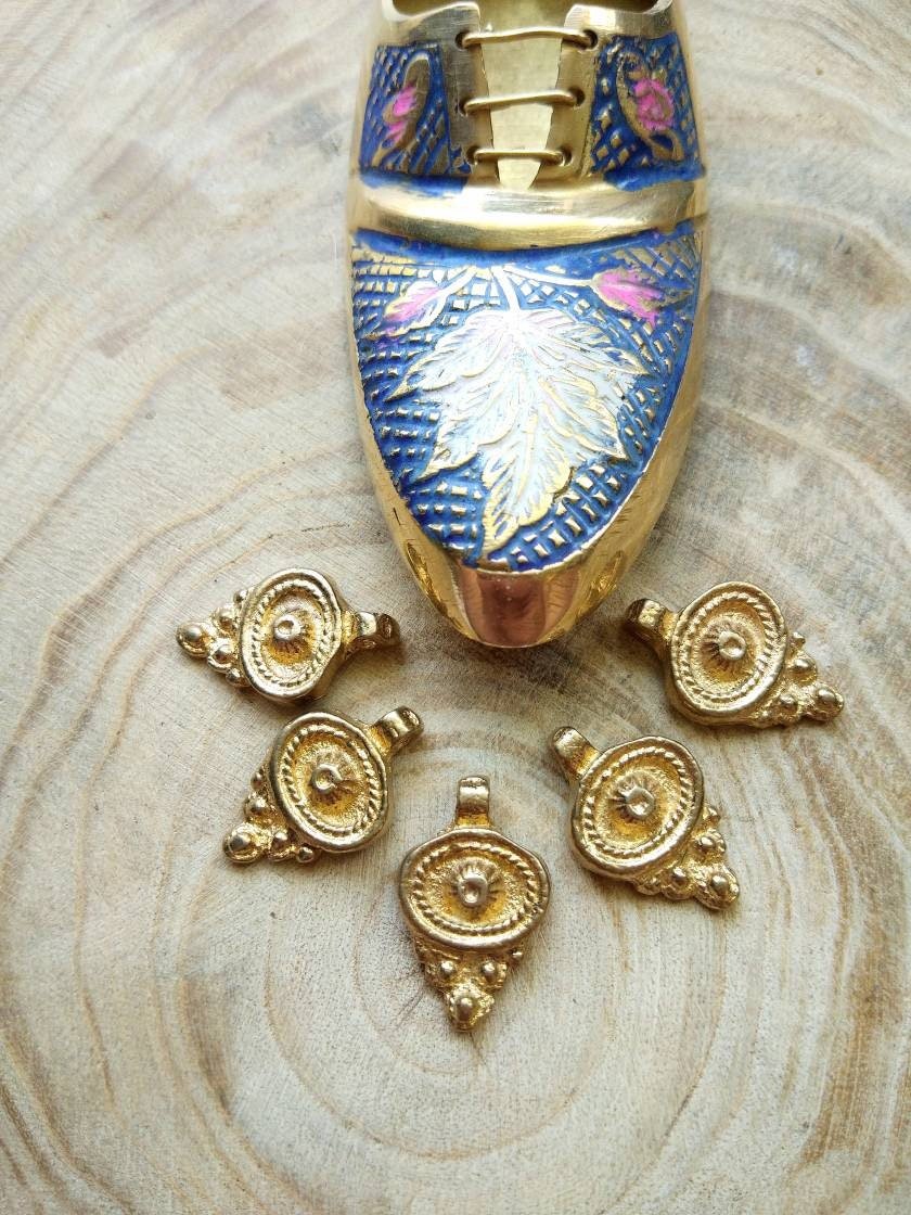 Sunburst Brass Charms – Pack of 5 Pieces - Image 2