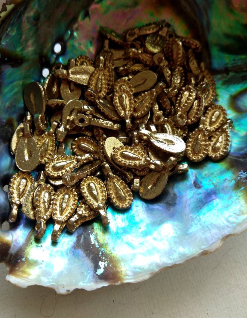 Textured Teardrop Brass Charms – Pack of 10 Pieces - Image 2