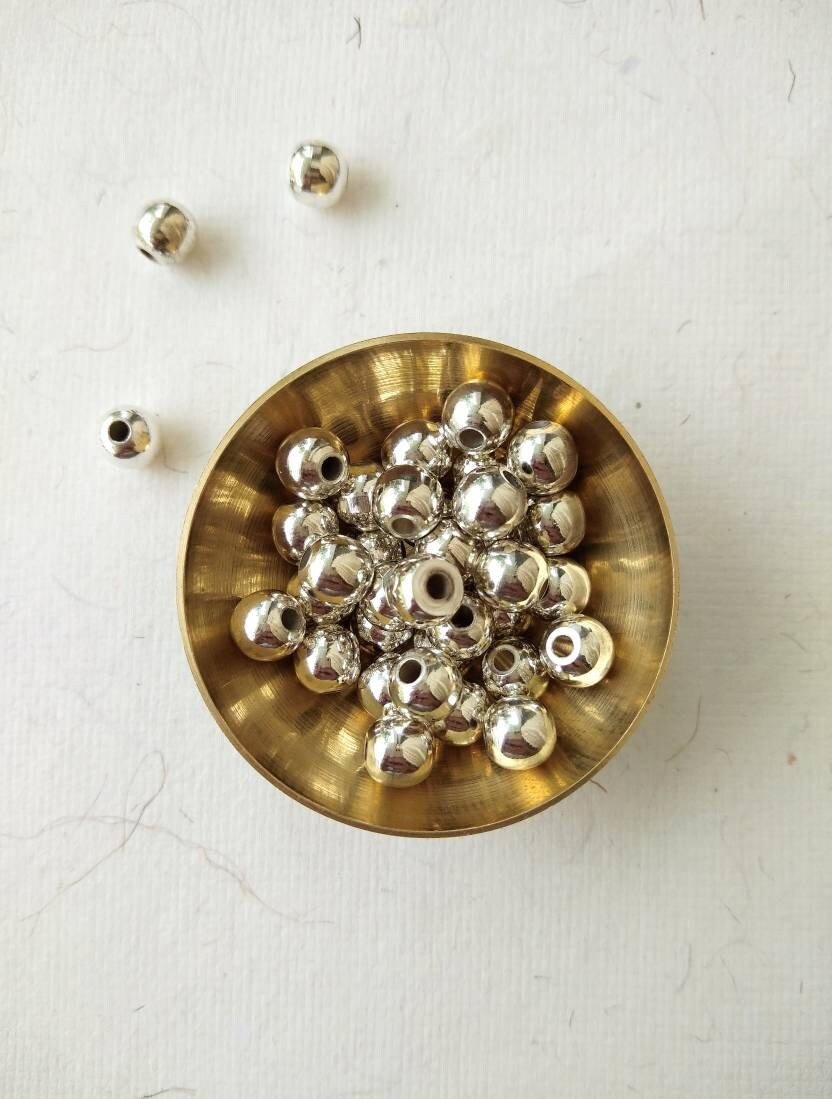 7mm Silver-Filled Round Beads – 20g ≈ 14 Beads - Image 3